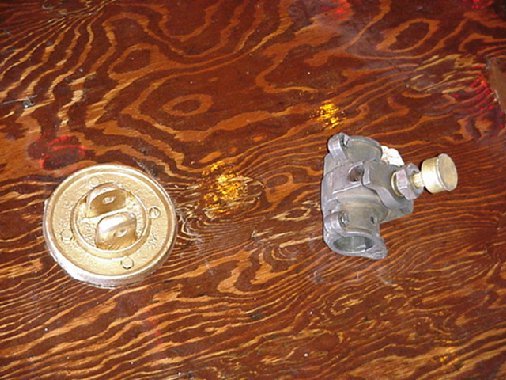 Floor mounting plate and bearing